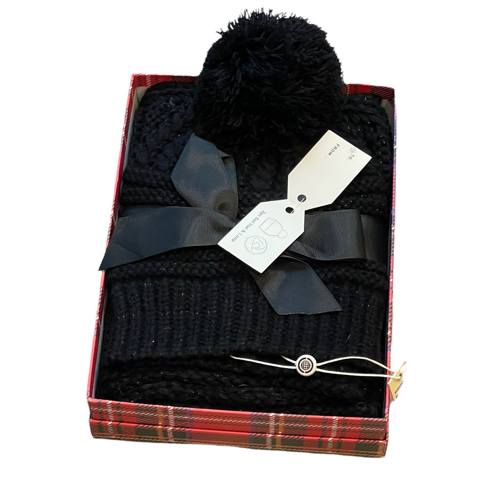 NEW MAX STUDIO Black 2 Pc Knit Hat & Loop Scarf Set NIB with Tags One Size